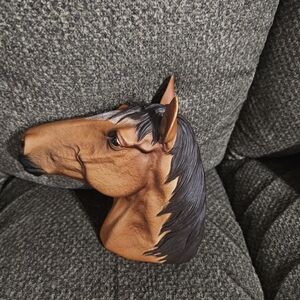 Bossons Tan Horse Head Decor